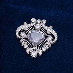 Cullinan V Brooch: Ebay